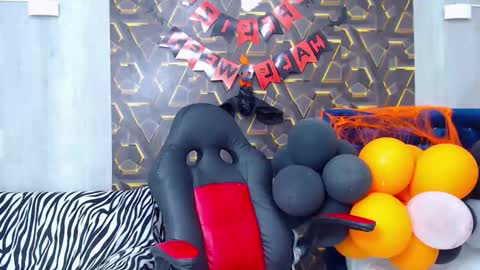 moon_and_fire_ online show from 10.26.25