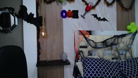 moon_and_fire_ online show from 10.27.25