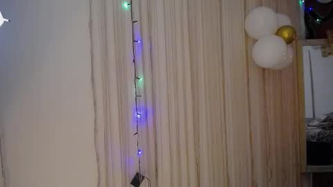 moon_and_fire_ online show from 11.11.25