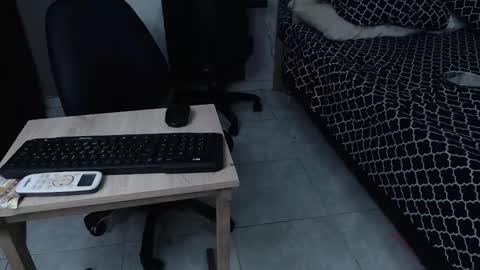 moon_and_fire_ online show from 12.03.25