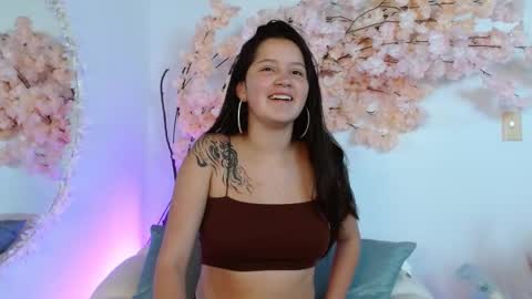 Snapshot of moon_daughter chatting on 03.05.25 Luna online show from 03.05.25