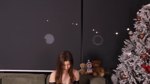 Anna Trass online show from 01.22.25