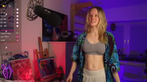 Snapshot of moon_nymph chatting on 01.24.25 Moon Nymph online show from 01.24.25