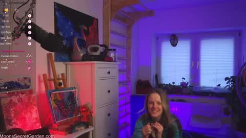 Snapshot of moon_nymph chatting on 01.25.25 Moon Nymph online show from 01.25.25