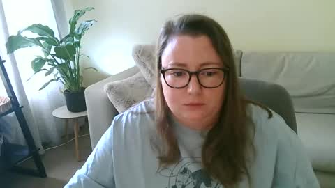 Snapshot of moon_petal chatting on 10.06.25 Moon Petal online show from 10.06.25