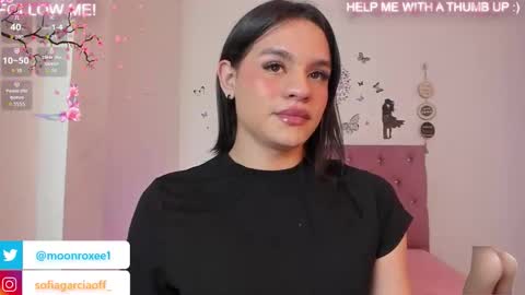 moon_roxee online show from 11.11.25