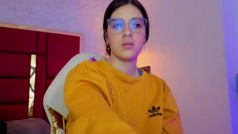 Snapshot of moon_winy chatting on 04.28.26 Winy online show from 04.28.26
