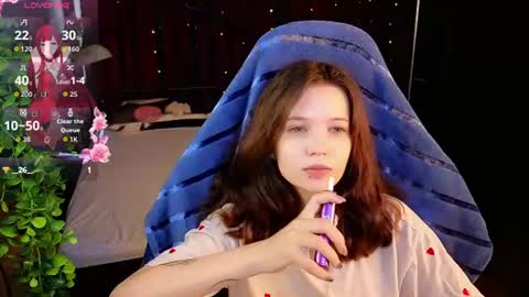 Snapshot of moonberry_yi chatting on 08.04.26 VIPER online show from 08.04.26
