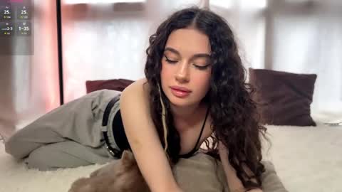 moonfaairy online show from 04.03.26