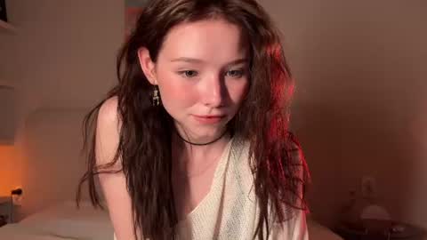 Snapshot of moonfaced_ chatting on 06.21.26 Ann online show from 06.21.26