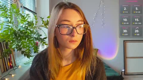 Snapshot of moonlight__lovers chatting on 12.26.24 Dana online show from 12.26.24