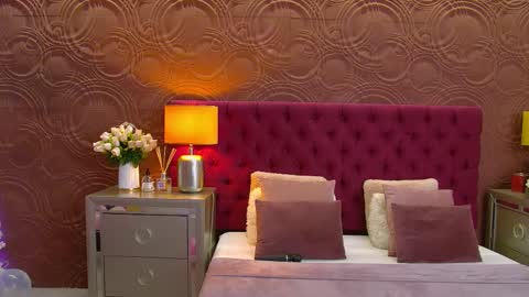 moonligt_iris online show from 09.14.25