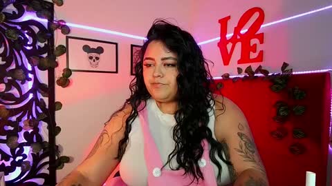 Snapshot of moonsunflower chatting on 01.31.25 luna online show from 01.31.25