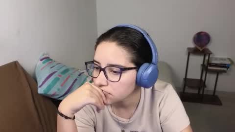 Snapshot of moonwoman_ chatting on 02.19.26 Moon Woman online show from 02.19.26