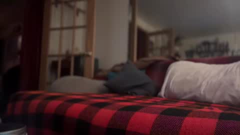 Snapshot of moony__ chatting on 12.18.24 Moon online show from 12.18.24