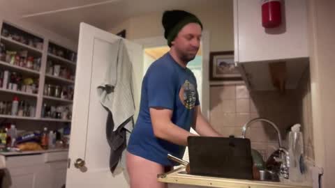 Snapshot of moony__ chatting on 01.16.25 Moon online show from 01.16.25