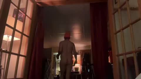 Snapshot of moony__ chatting on 02.21.25 Moon online show from 02.21.25