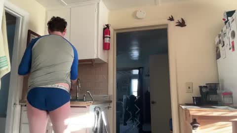 Snapshot of moony__ chatting on 02.21.25 Moon online show from 02.21.25