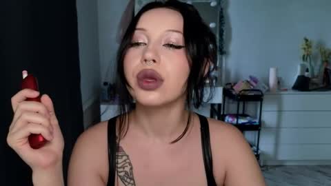 Snapshot of moranagoddess chatting on 06.07.26 Morana follow my boosty online show from 06.07.26