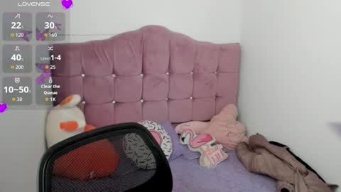Snapshot of morena_rodriguez_9 chatting on 10.18.25 morena_rodriguez_9 online show from 10.18.25