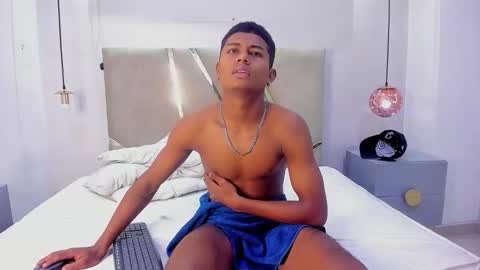 Mmorenito online show from 10.24.25