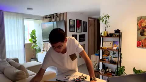   online show from 11.15.25