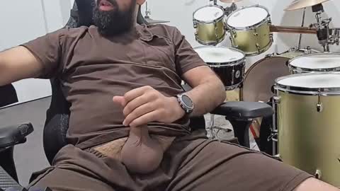 melb guy29 online show from 11.17.25