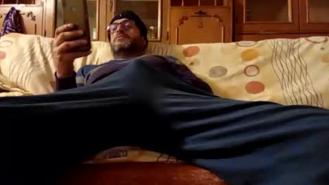 Snapshot of mospeleu chatting on 12.10.24 Nomadu online show from 12.10.24