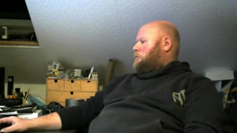 Snapshot of mossler chatting on 01.11.25 Martin online show from 01.11.25