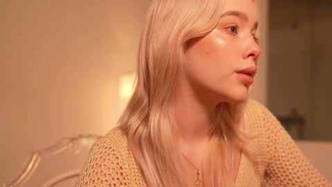 Snapshot of mother__of__dragons chatting on 10.04.25 Deni and Jett my weekly schedule online show from 10.04.25