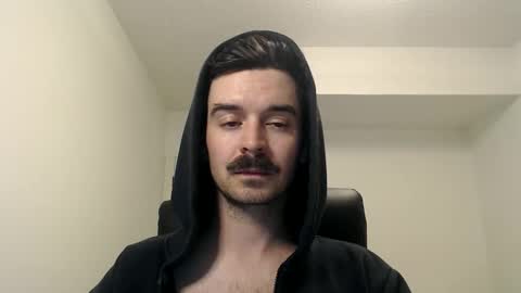 Snapshot of moustachematt chatting on 05.27.26 moustachematt online show from 05.27.26