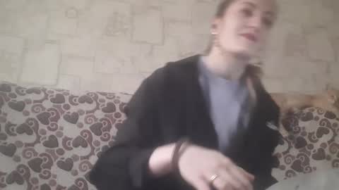 Snapshot of mozellasichler chatting on 11.10.25 Leyla online show from 11.10.25