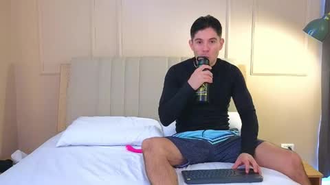 Snapshot of mr_danni_ chatting on 04.29.26 Danny Aleja online show from 04.29.26