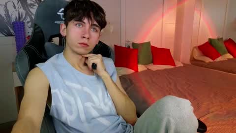 Snapshot of mr_lucky_guy chatting on 02.16.25 Kris online show from 02.16.25