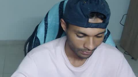 Max online show from 11.11.25