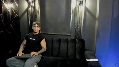Snapshot of mr_maximo chatting on 10.02.25 mr_maximo online show from 10.02.25