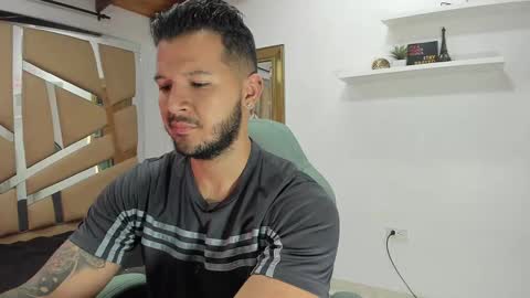 MIKEE online show from 02.15.25