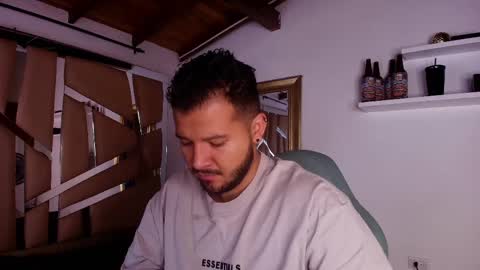 MIKEE online show from 10.08.25