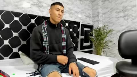 Mr Porn  online show from 04.22.26