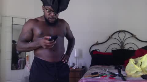 MrBigDThomas online show from 10.14.25