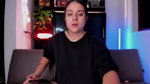 Laura online show from 09.15.25