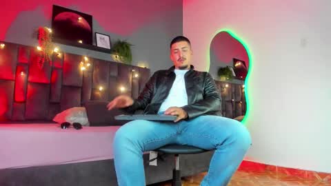 Mr Fox online show from 02.05.26