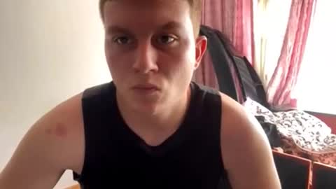 Snapshot of mrheat_ chatting on 10.05.25 Max online show from 10.05.25