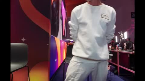 Snapshot of mrlong23cm chatting on 09.28.25 Mr Long online show from 09.28.25