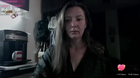 Snapshot of mrs__le chatting on 09.17.25 Lara online show from 09.17.25