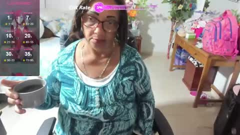 Snapshot of mrs_mommy chatting on 10.07.25 mrs_mommy online show from 10.07.25