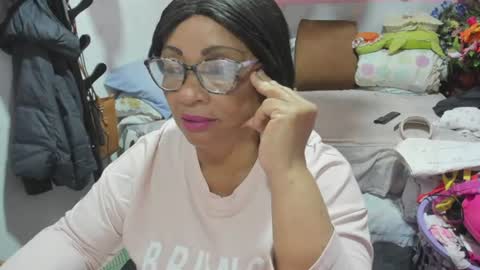 Snapshot of mrs_mommy chatting on 06.09.26 mrs_mommy online show from 06.09.26