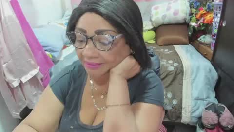 Snapshot of mrs_mommy chatting on 06.13.26 mrs_mommy online show from 06.13.26