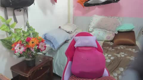 Snapshot of mrs_mommy chatting on 06.26.26 mrs_mommy online show from 06.26.26