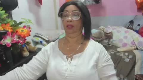 Snapshot of mrs_mommy chatting on 07.12.26 mrs_mommy online show from 07.12.26